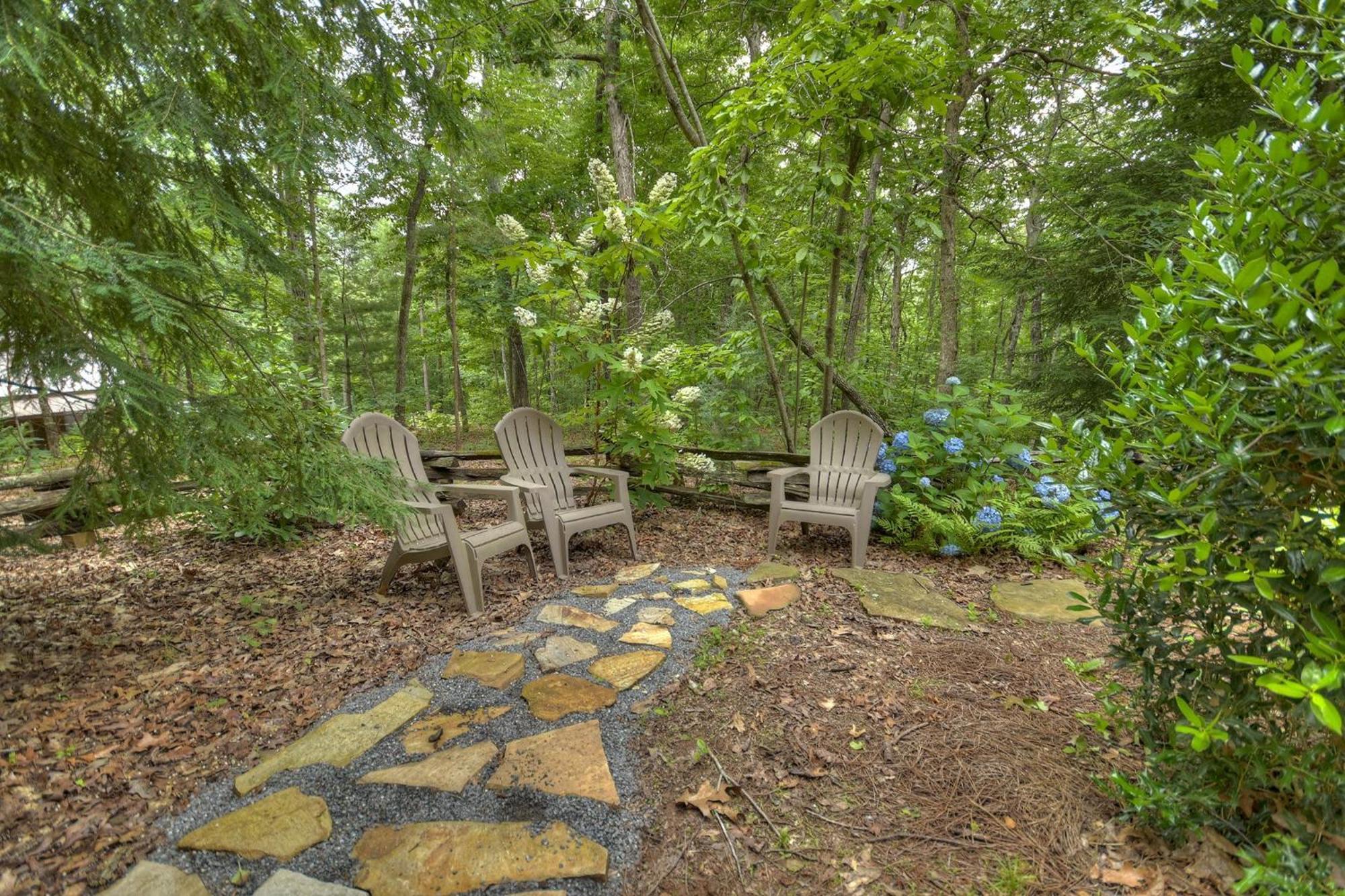 Southern Living Cottage Cozy Up By The Fire Relax On The Porch And Enjoy Peaceful Surroundings Blue Ridge Exterior photo